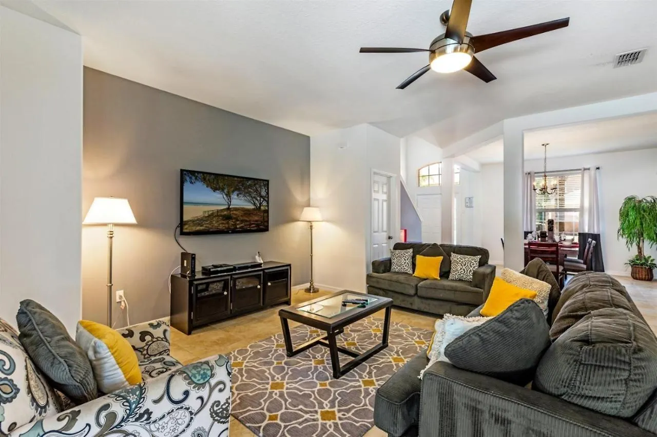 Fabulous Large 6 Bed Home With Extended Deck, Private Pool And Spa And Conservation View Davenport