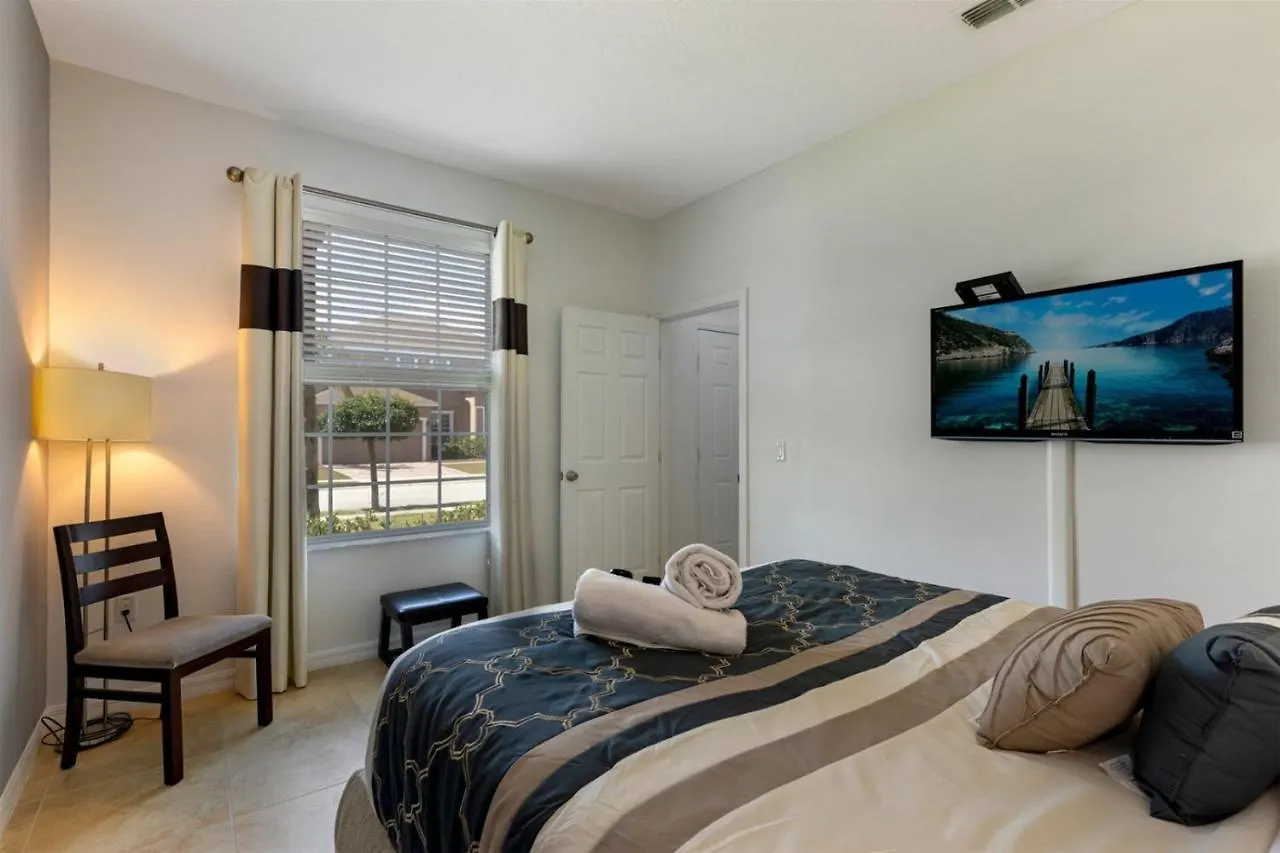 Holiday home Fabulous Large 6 Bed Home With Extended Deck, Private Pool And Spa And Conservation View Davenport