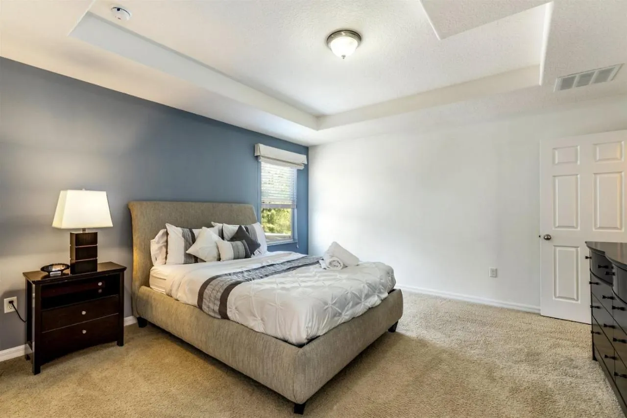 Fabulous Large 6 Bed Home With Extended Deck, Private Pool And Spa And Conservation View Davenport 0*,  United States